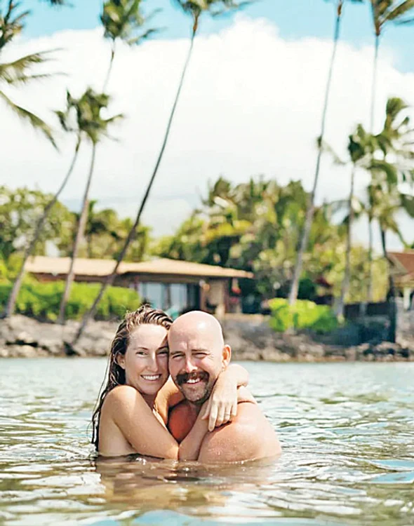 
    Ellen şi Andrew se iubesc  de când aveau 15 ani   