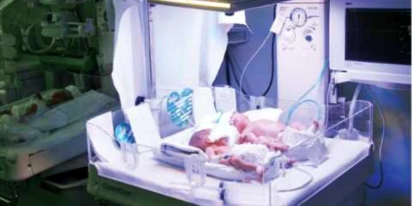 În maternităţile româneşti,  nou-născuţii cu icter sunt trataţi prin expunerea  la lămpi cu ultraviolete    