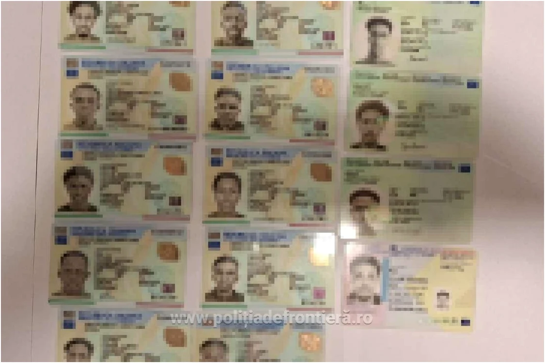 Acte false găsite de polițiștii de frontieră în Aeroportul Otopeni. Foto: politiadefrontiera.ro