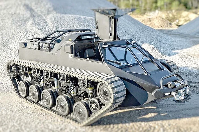 
    Vehiculul costă 295.000 de dolari  