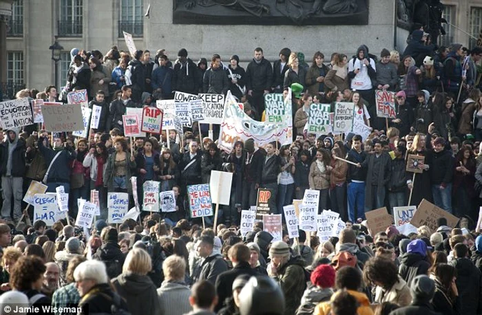 Protest al studenţilor din UK