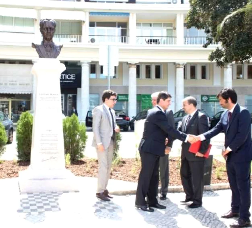 Statuia lui Blaga de la Estoril FOTO MAE
