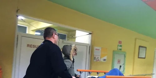 Eleva de 16 ani a ajuns la spital