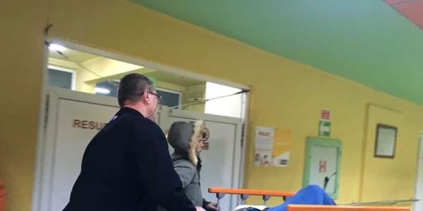 Eleva de 16 ani a ajuns la spital