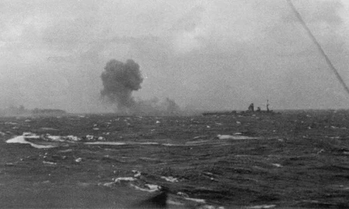 Calendar 27 mai: 1941   Vasul german Bismarck a fost scufundat de britanici în Atlanticul de Nord jpeg