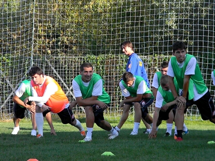 Fotbaliștii alb-violeți s-au antrenat duminică la Bistrița