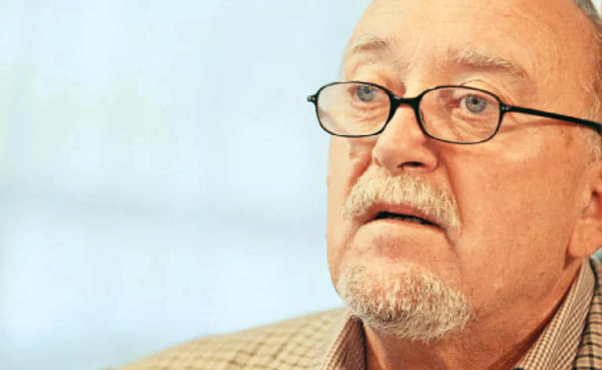 Criticul Vasile Radu nu-i dă mari şanse lui Vasile Marina
