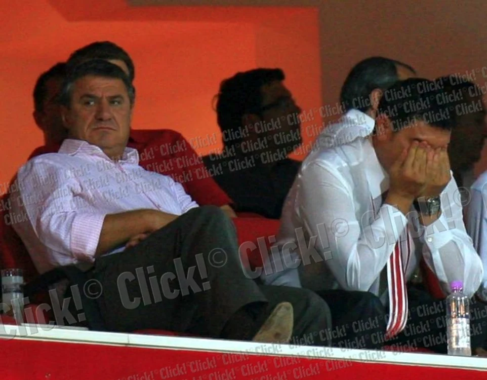 Victor Becali şi Cristi Borcea, într-o fotografie când amândoi conduceau destinele clubului Dinamo şi mai ales transferurile de fotbalişti.