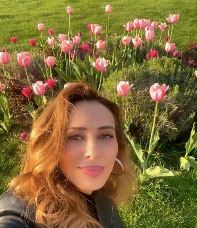 Iulia Vântur png