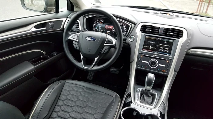 Ford Mondeo Vignale 5