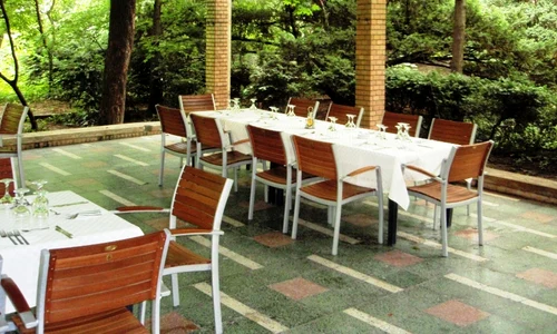 Casa Universitarilor, pe la prînz jpeg