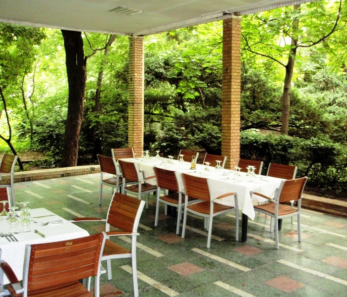 Casa Universitarilor, pe la prînz jpeg