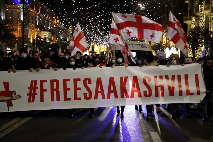 Mii de protestatari cer eliberarea preşedintelui georgian FOTO EPA-EFE