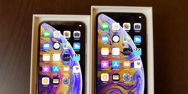 iPhone XS Max FOTO Adrian Pogîngeanu