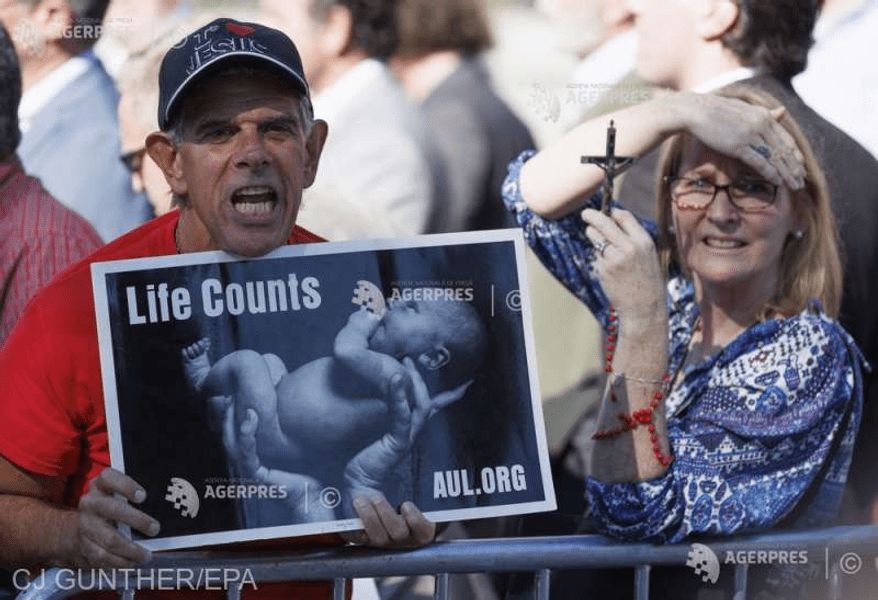 Republicanii din Congresul american atacă dreptul la avort