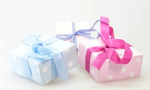 gift 548296 640 jpeg