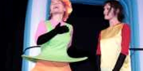 Grotesque se joacă în sala de teatru a Bibliotecii județene