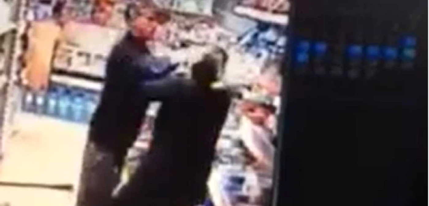 Tâlhărie comisă într-un magazin din Râmnicu Vâlcea, Foto: Captură video You Tube