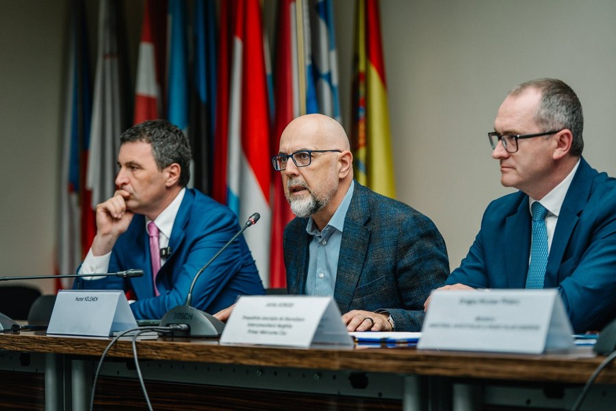 Péter Magyar taie mecanismul UDMR prin care 140.000 de maghiari din Transilvania au obținut cetățenia. Fundația Eurotrans, scoasă din sistem