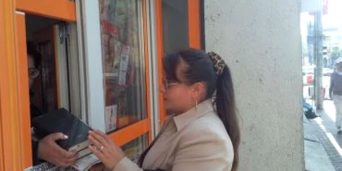 Neamţ: „Roşu şi Negru” la mare căutare în chioşcurile din oraş