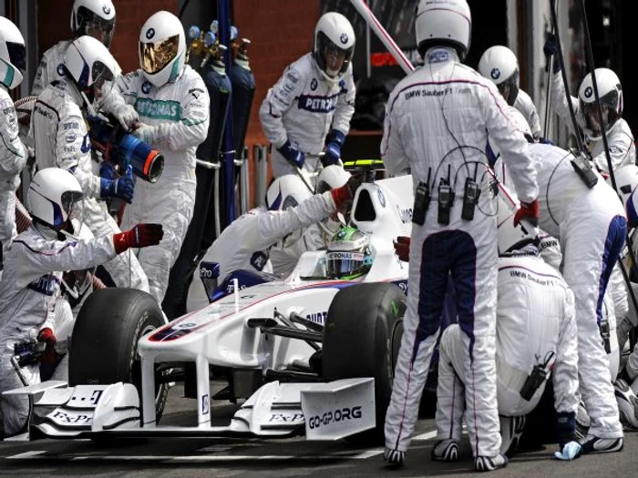 
    BMW rămâne în F1 sub comanda lui Peter Sauber  