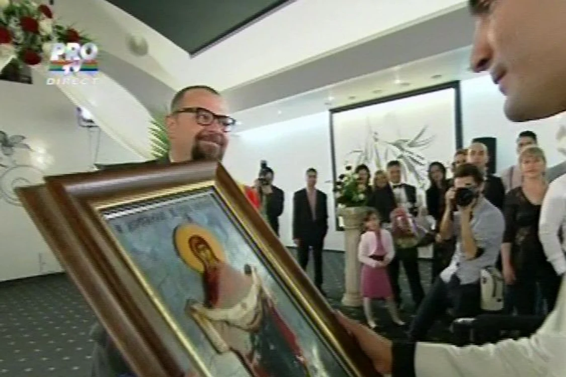 Pepe şi Raluca s-au «căsătorit» în direct la TV (Foto: captură video Pro TV)
