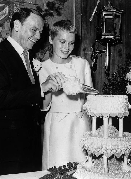 4 frank sinatra si mia farrow gettyimages 3376467 jpg jpeg