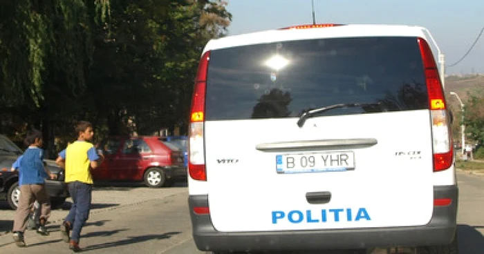 Hunedoara: Cinci adolescenţi au fost prinşi după ce au comis peste 30 de infracţiuni