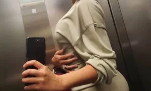 Georgina, iubita lui Cristiano Ronaldo, a postat o fotografie care lasă de înțeles că este din nou gravidă jpeg