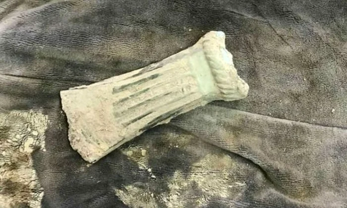 Un topor vechi de 3 500 de ani, descoperit într o pădure din Prahova jpeg