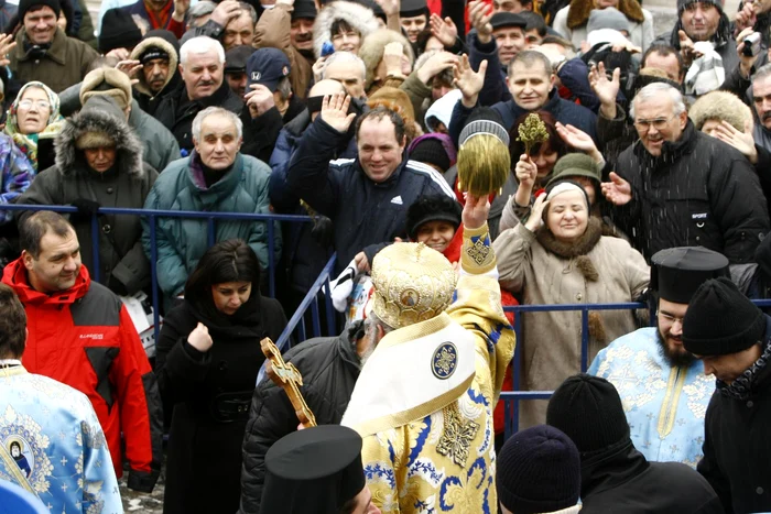 ÎPS Casian Crăciun va binecuvânta apele Dunării, foto Liviu Ghinea