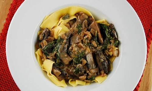 vita stroganoff cu ciuperci jpeg