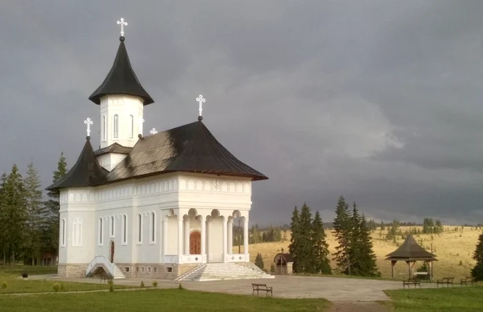 Biserica Mănăstirii Râşca Transilvană  FOTO site-ul mănăstirii