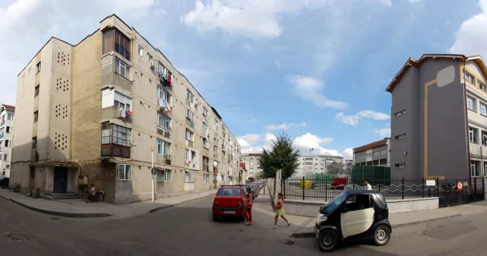 Bloc din preajma Liceului cu Program Sportiv Slatina ce urmează a fi reabilitat... (FOTO: Mugurel Manea)