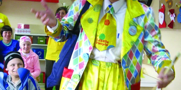 Serghei Pînzaru îl interpretează pe clovnul Flip-Flop