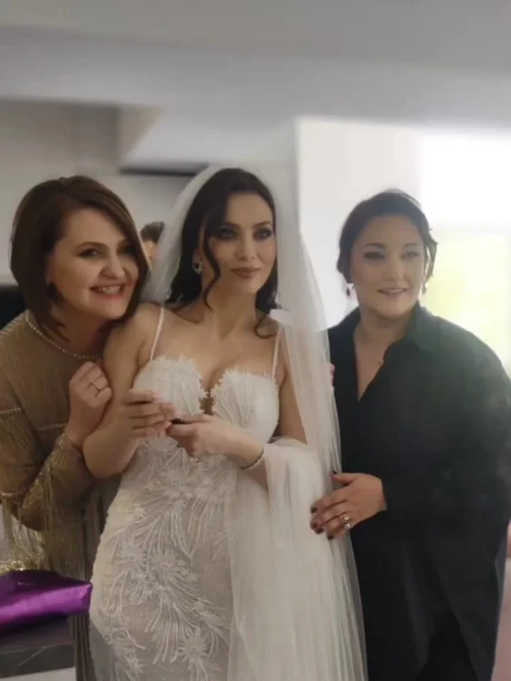 Anca Dumitra s-a căsătorit religios