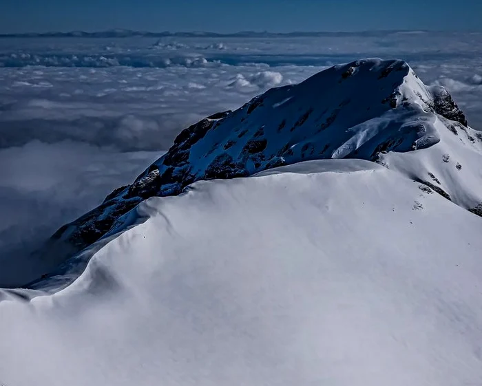 Imagine fabuloasă de la Stația Meteo de la Vârful Omu. FOTO Sergiu Olteanu