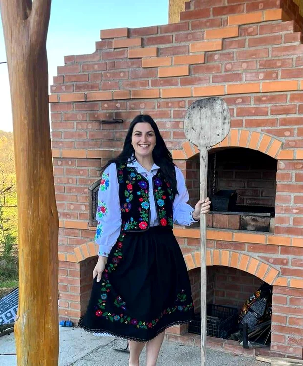Carly Hanley (Jo) s-a simțit bine în România FOTO Mike Lupou