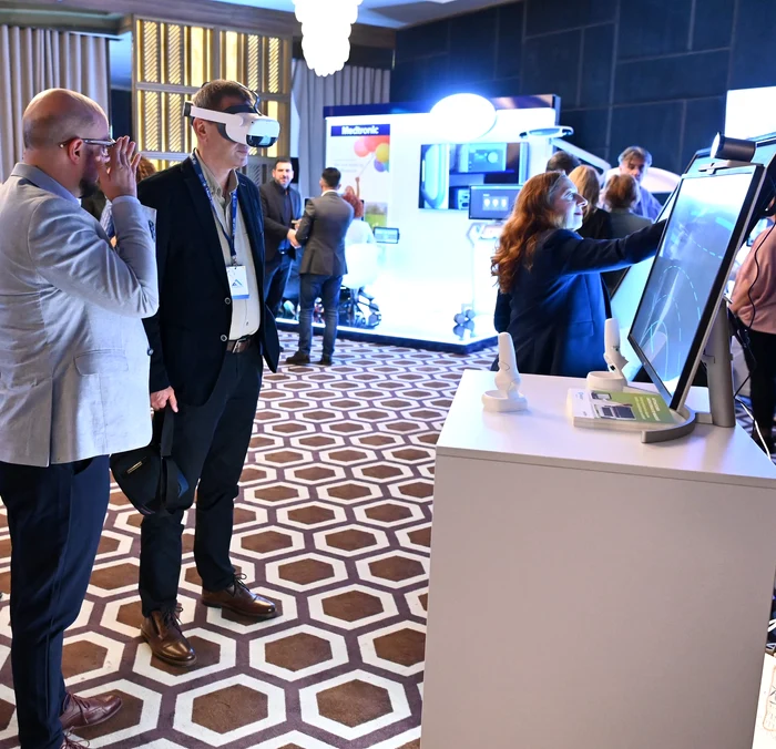 VR in expozitie JPG