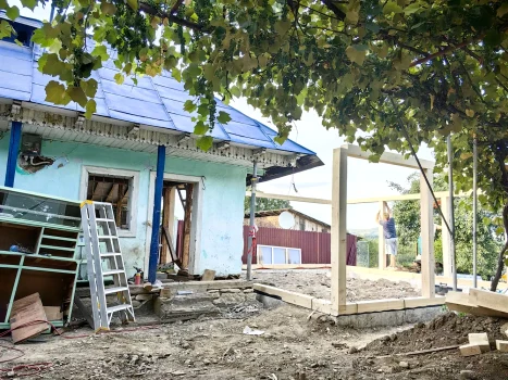 Martyna și Eduard au transformat singuri o casă veche de la sat în pensiune / foto: LoveDeco