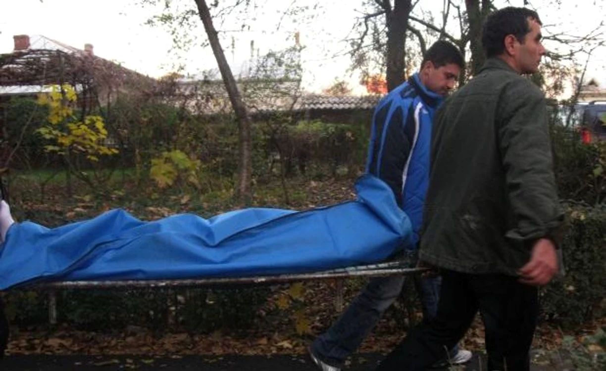 
    Medicii nu au mai putut-o salva pe adolescentă (Foto: Arhivă)  