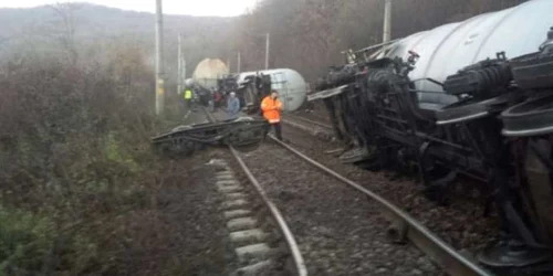 tren deraiat brasov