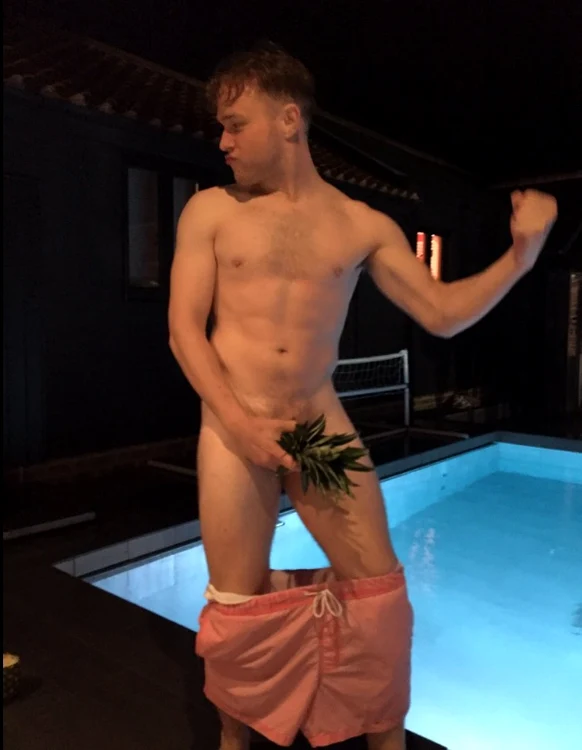 Olly Murs a publicat imaginea pe Internet
