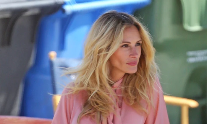 *EXCLUSIVE* Julia Roberts can still make you Blush! jpeg