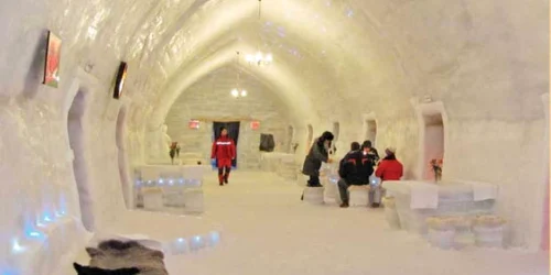  Cazarea şi masa în noaptea de Anul Nou costă 400 de lei de persoană la Hotelul de Gheaţă  