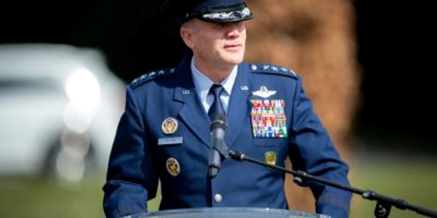 Comandantul Suprem al Forţelor Aliate din Europa, generalul american de aviaţie Tod Wolters a primit joi, 2 aprilie, un mandat de la miniştrii de externe ai NATO, ca să coordoneze livrarea rapidă a echipamentelor medicale ţărilor care au nevoie de acestea, context în care aeronavele de transport vor folosi un semnal de recunoaştere al Alianţei, pentru a avea prioritate în spaţiul aerian european.