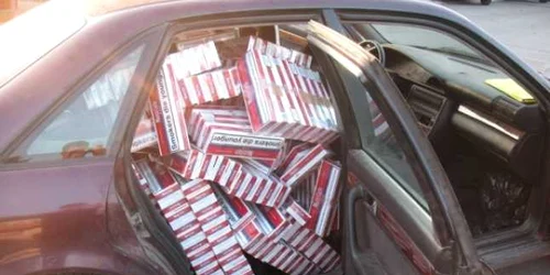 Maşină plină de ţigări. FOTO: ARHIVĂ