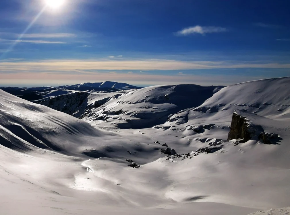 Traseele din Bucegi, acoperite de un strat gros de gheaţă. FOTO: Salvamont Dâmboviţa