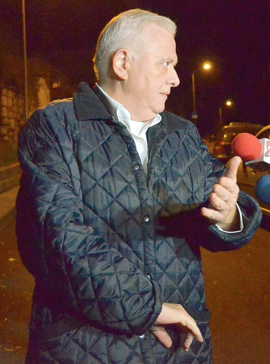 
    Unul dintre cei mai puternici parlamentari români a rămas fără imunitate şi aşteaptă cătuşele DNA. Viorel Hrebenciuc este cercetat, printre altele, pentru trafic de influenţăFoto: Mediafax  