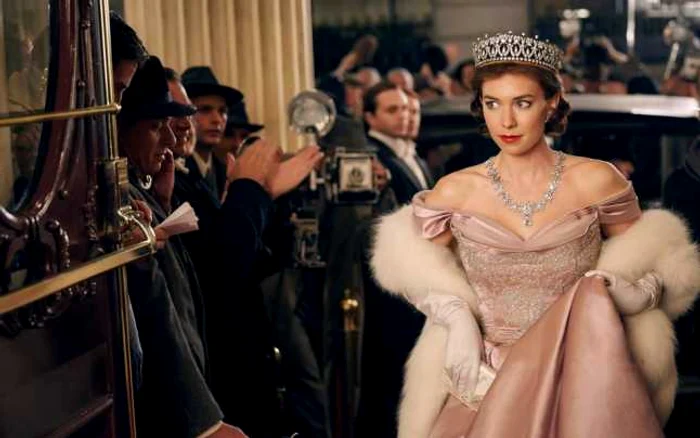 O nouă actriţă britanică va juca rolul Reginei Elisabeta a II-a a Marii Britanii în cel de-al treilea sezon al seriaului produs de Netflix „The Crown“ FOTO Vulture